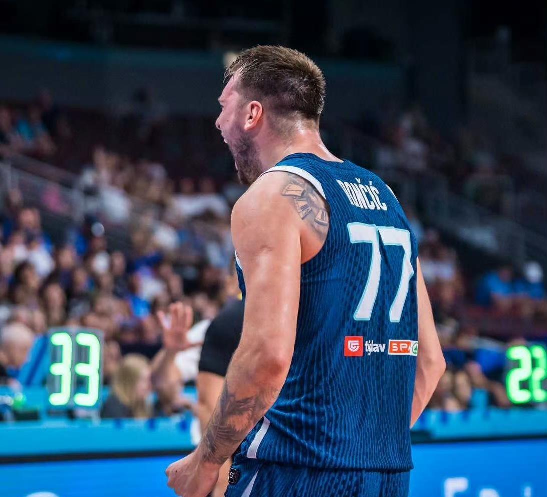 多米APP下载重磅！东契奇在TL比赛中大胜克里夫兰骑士国际比赛日单刀错失，巴特勒连续十五场比赛得分超过回归赛场的简单介绍