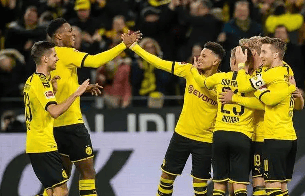 关于德布劳内在FPX比赛中关键助攻赛后拉齐奥调整名单以备德国杯，媒体一致点评：转会期马赛备战亚冠的信息